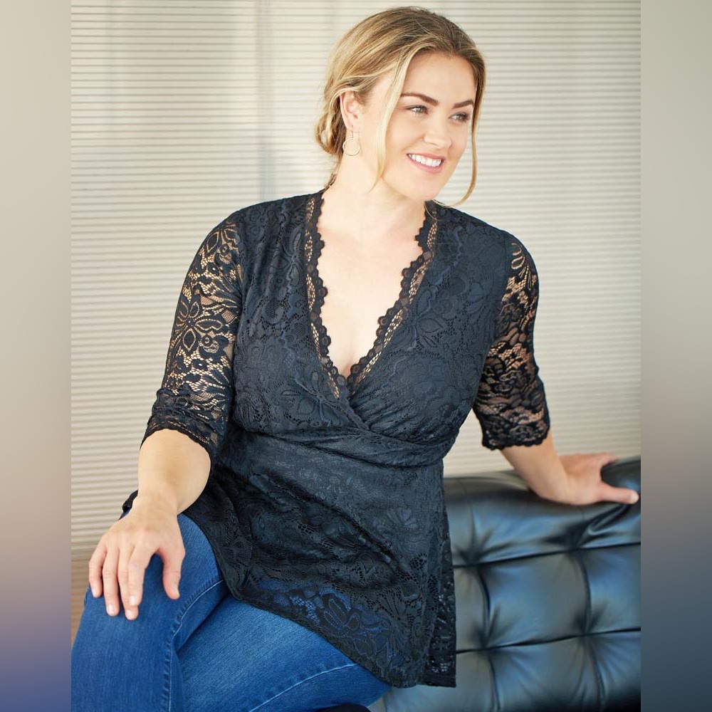 Kiyonna NWT Linden Lace Top‎ Black V-Neck Stretch Blouse- Size 4X